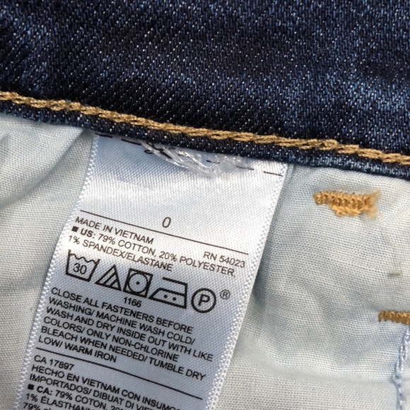 Old Navy size 2 denim cuffed jean shorts - Picture 6 of 7